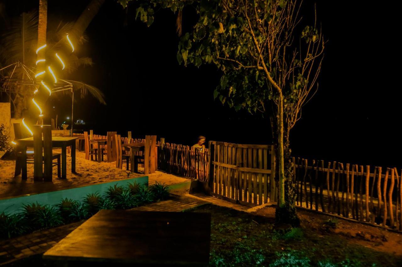 Shanora Beach Mirissa Extérieur photo